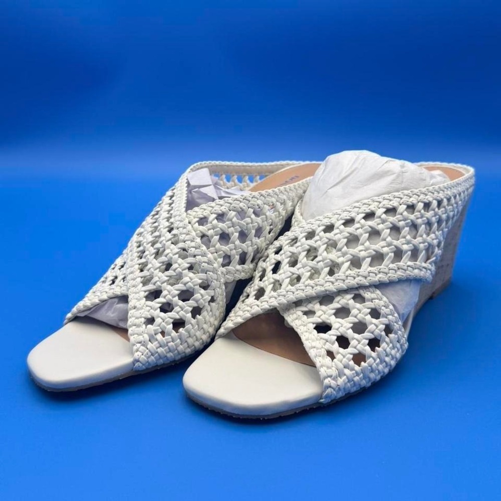 Donald J Pliner white crochet wedge sandals #summer